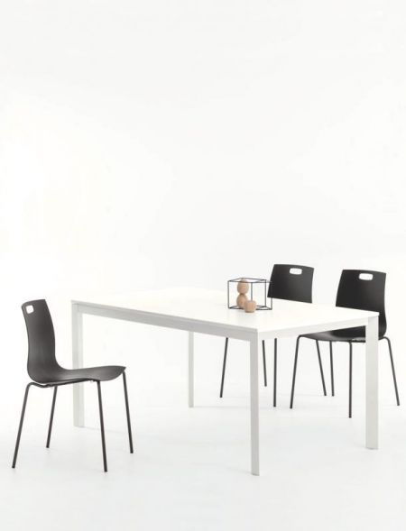 Ingenia Casa Paris Table